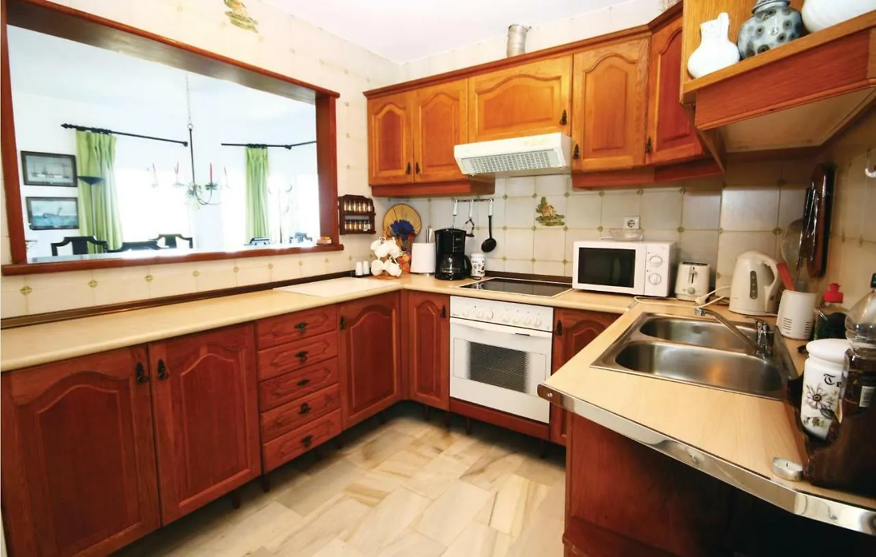 Cozy Apartment In Calahonda With Wifi